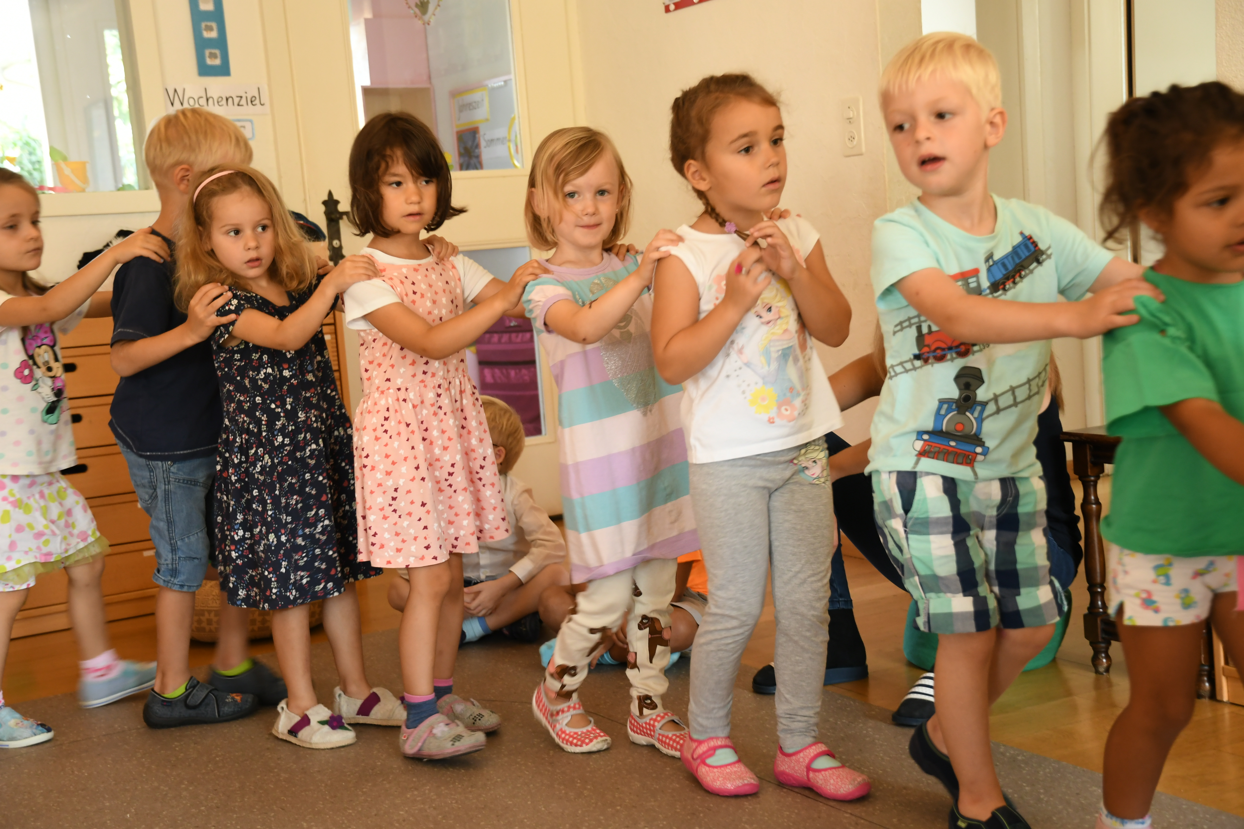 Kinder im montessori kinderhaus sursee